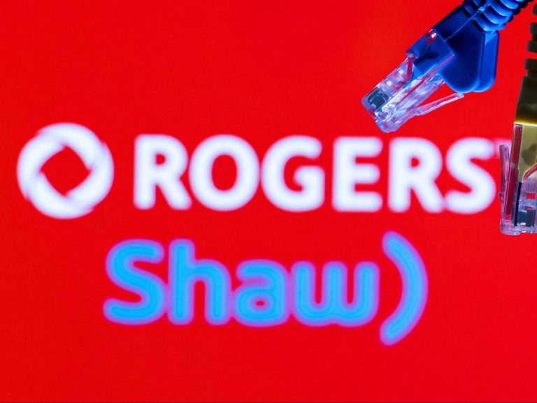 Ottawa donne son approbation finale pour l’achat de Shaw par Rogers pour 26 milliards de dollars