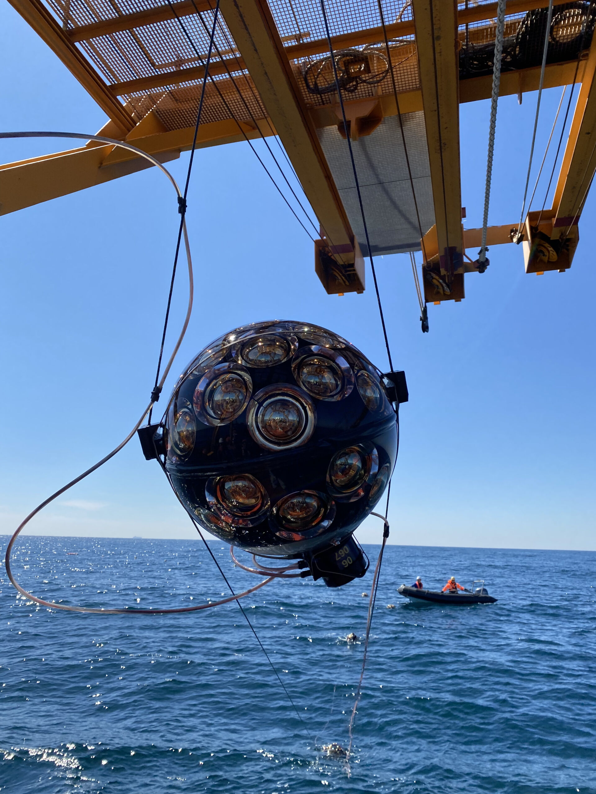 Module de détection optique du détecteur de neutrinos KM3NeT.