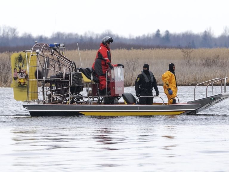 Les autorités s’efforcent d’identifier huit corps retirés du fleuve Saint-Laurent