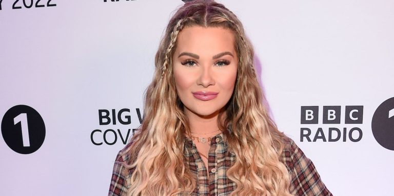 Shaughna Phillips de Love Island s'est précipitée à l'hôpital après avoir été incapable de sentir son bébé bouger

