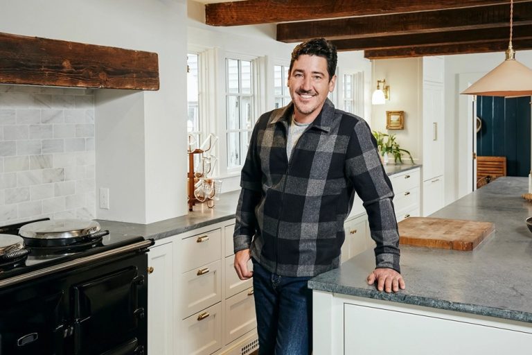 Farmhouse Fixer TV Show on HGTV: canceled or renewed?