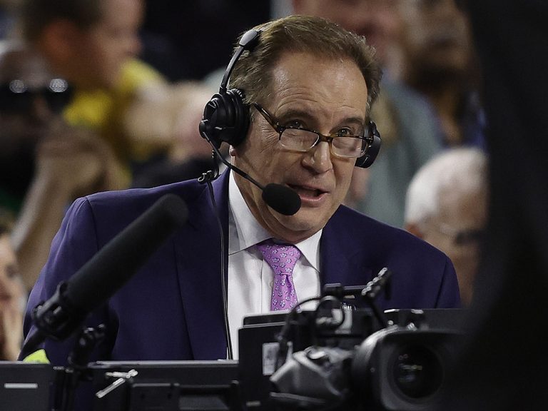 Jim Nantz, le plus grand narrateur sportif, fait ses adieux au basket NCAA