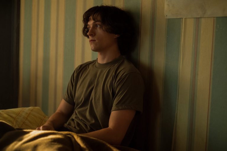 The Crowded Room: Apple TV + fixe la date de la première de la série dramatique Tom Holland (Photos)
