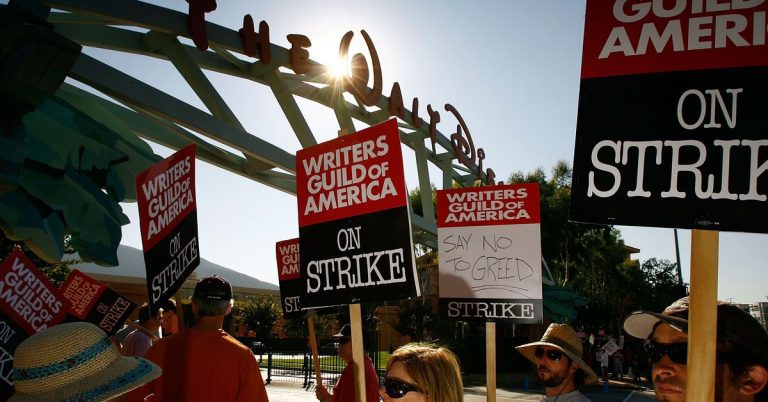 Le vote d'autorisation de grève de la Writers Guild of America, expliqué
