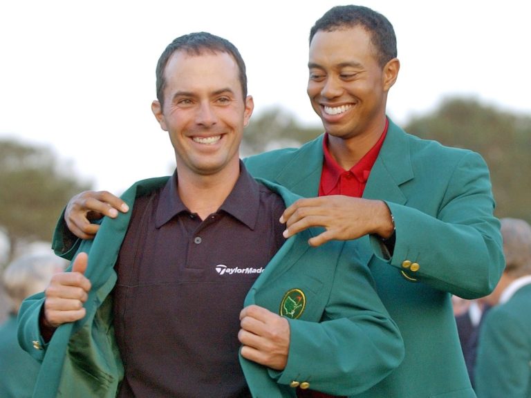 Mike Weir célèbre le 20e anniversaire de la victoire des Masters en essayant d’en gagner une autre