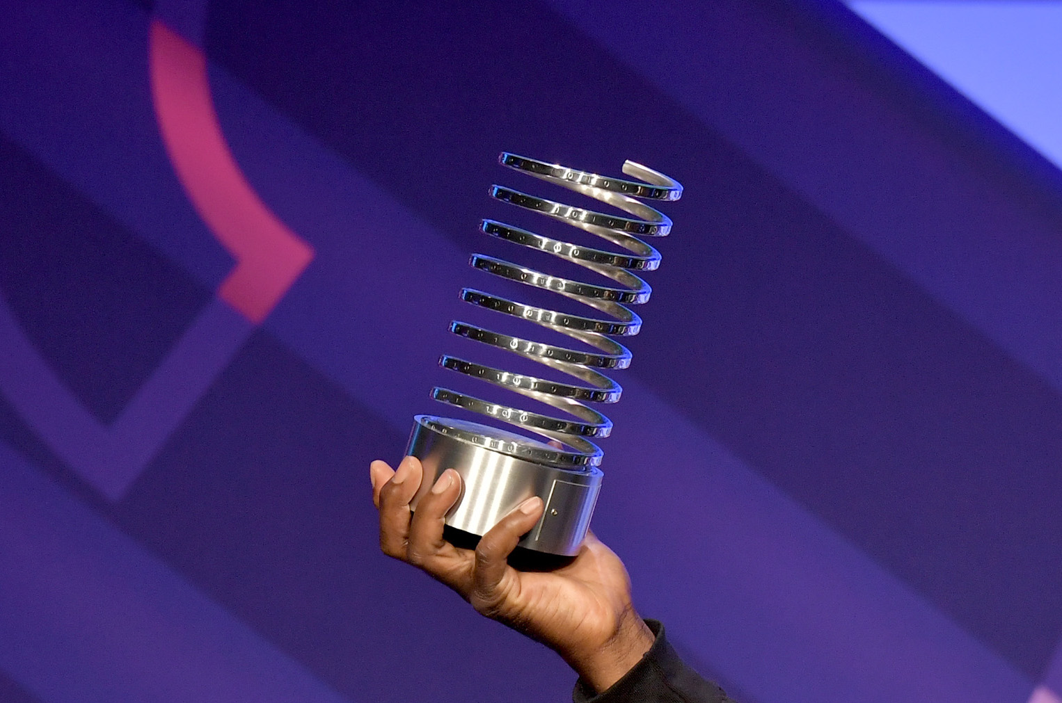 NEW YORK, NEW YORK - 13 MAI : Fulton Leroy Washington reçoit un prix sur scène lors de la 23e cérémonie annuelle des Webby Awards le 13 mai 2019 à New York.  (Photo de Michael Loccisano/Getty Images pour les Webby Awards)