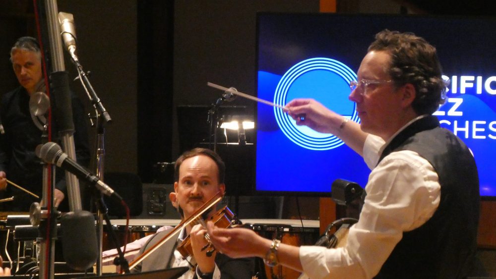 Le nouvel orchestre de jazz du Pacifique de Los Angeles dévoile ses plans devant une foule de stars au studio d'enregistrement United
	
	
