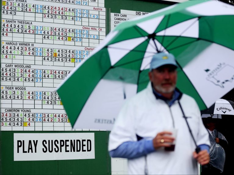 MASTERS: Bourbon, un feu chaud et un gros trophée à Augusta National un samedi humide