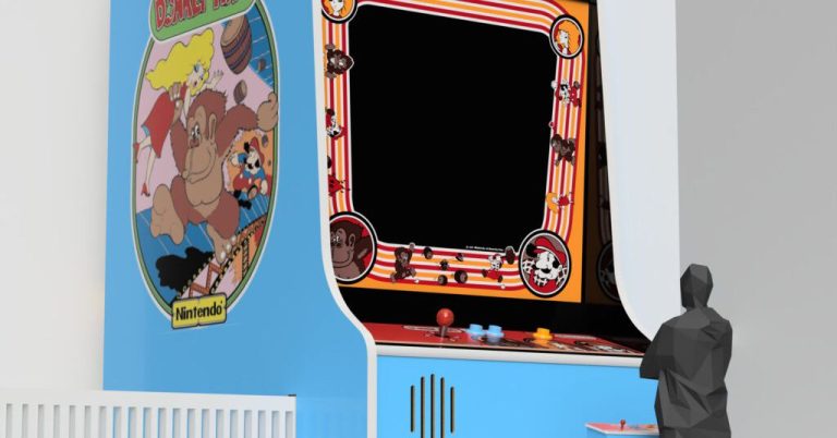 Découvrez le jeu d'arcade Donkey Kong de 20 pieds de haut
