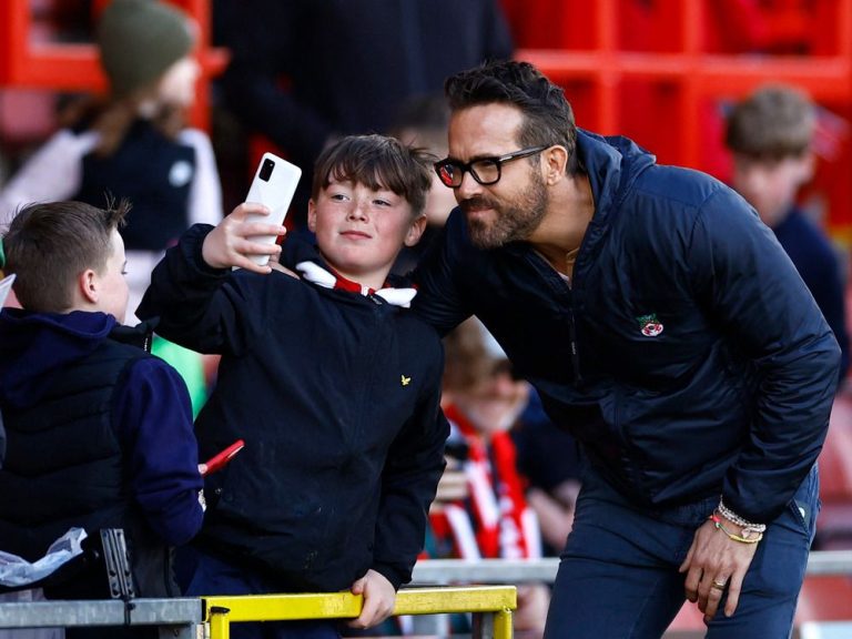 Ryan Reynolds achète une maison de 2,5 millions de dollars sur la «route la plus chic» près du Wrexham FC