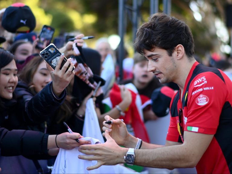 Le pilote Ferrari Charles Leclerc exhorte les fans à ne plus venir chez lui