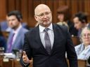 Le ministre de la Justice et procureur général du Canada, David Lametti, prend la parole au Parlement lors de la période des questions à Ottawa le 28 mars.