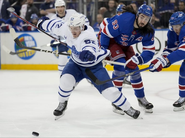 Les Maple Leafs terminent la saison régulière en beauté et battent les Rangers pour une 50e victoire