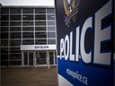 DOSSIER : QUARTIER GÉNÉRAL DE LA POLICE D'OTTAWA.