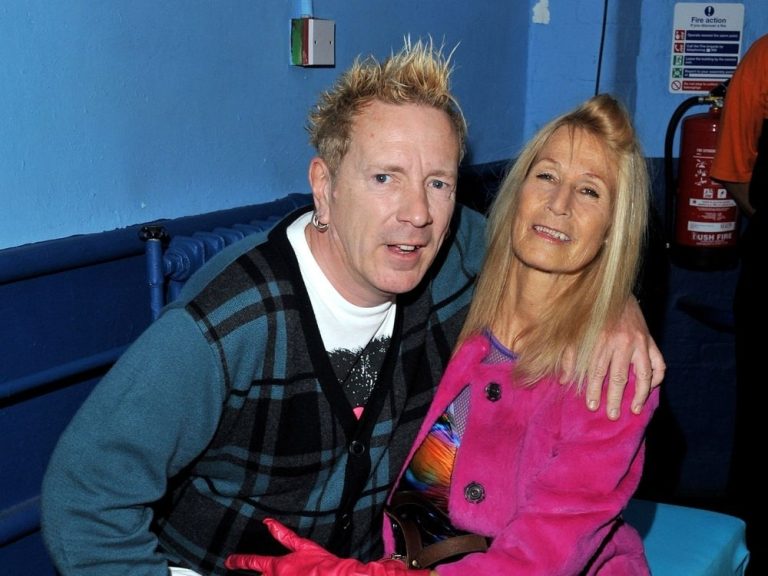 Johnny Rotten dit à Harry et Meghan de « se taire » et de « s’en aller »