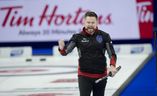 Mike McEwen, de Winnipeg, s'est qualifié pour les quatre derniers du Brier en 2023 alors qu'il était capitaine de l'équipe de l'Ontario, mais il passe maintenant à la tête d'une équipe de la Saskatchewan.