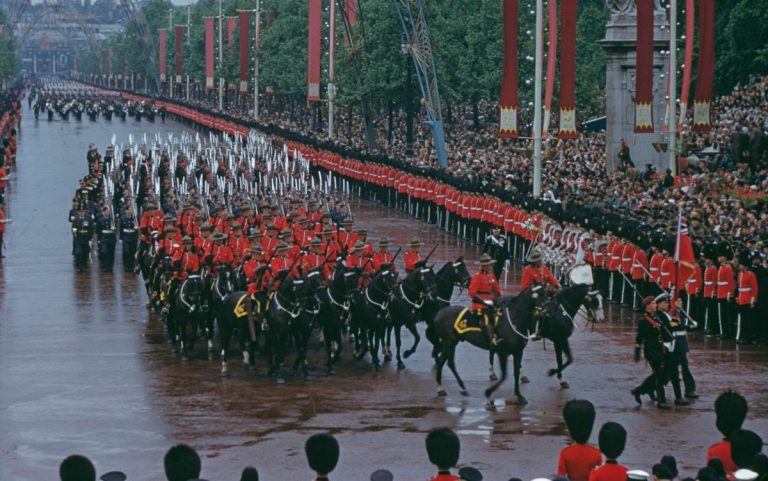 Le cortège militaire du couronnement du roi Charles sera sept fois plus petit que celui de feu Queen’s