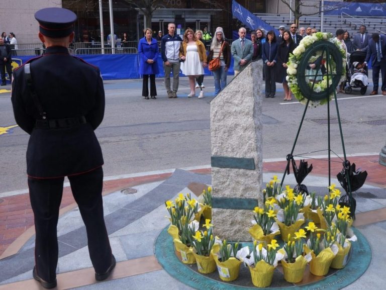 Les Bostoniens se souviennent de l’attentat meurtrier du marathon 10 ans plus tard