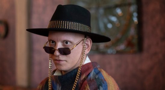 Anthony Carrigan in "Barry" Season 4 Episode 1