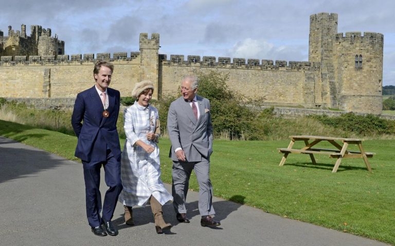 Le duc de Northumberland en ligne sur la «clôture de la prison» pour le château d’Alnwick