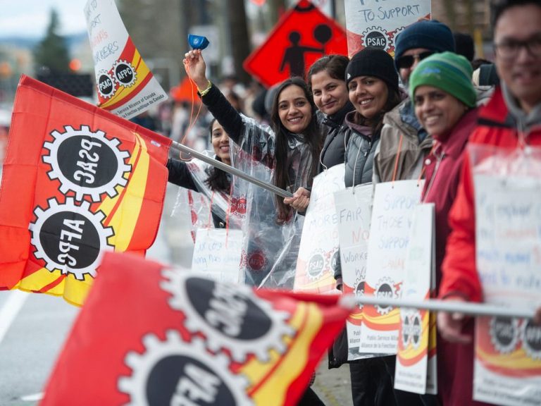 Comment la grève de l’ARC affectera vos déclarations de revenus, vos remboursements, vos prestations et plus encore