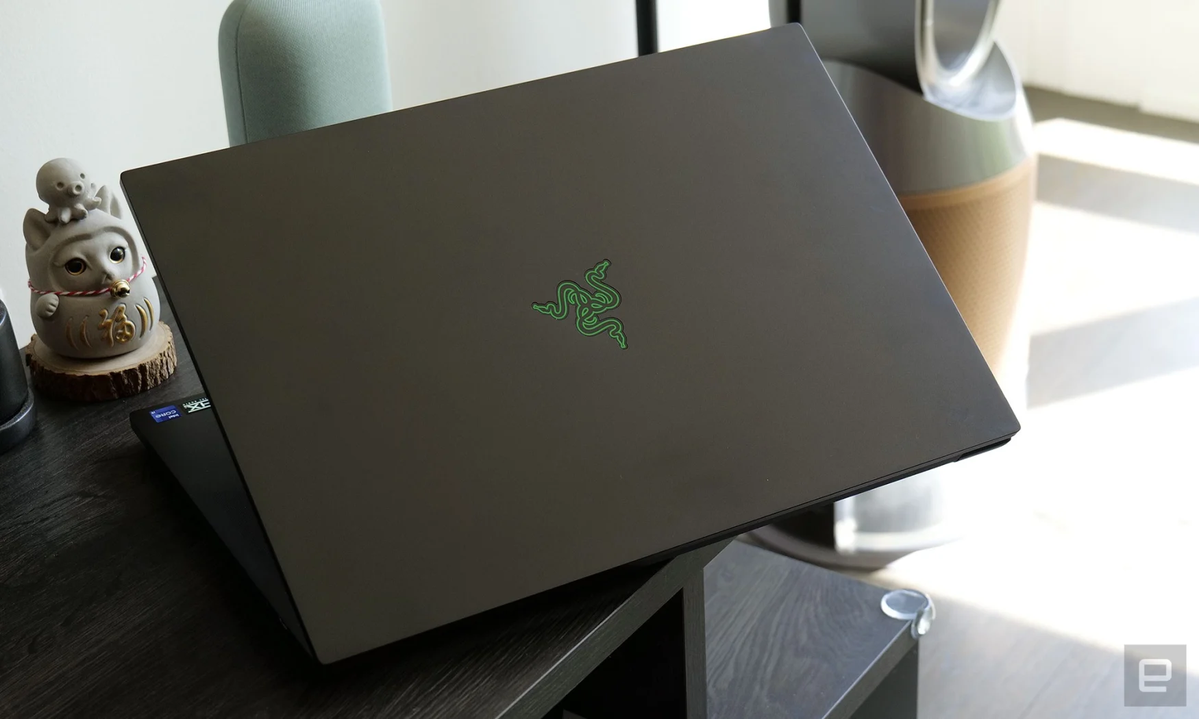 Le design unibody en aluminium de Razer est toujours l'un des plus beaux châssis de tous les ordinateurs portables de jeu d'aujourd'hui. 