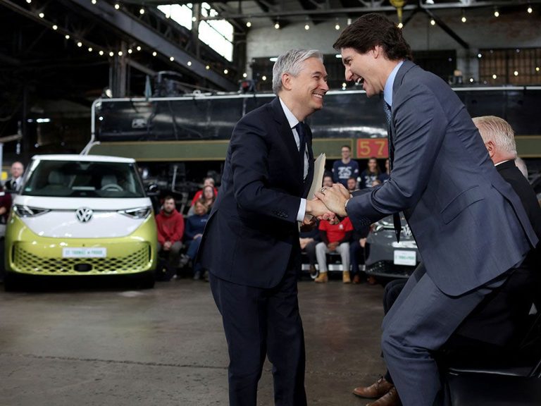 Les subventions de 13 milliards de dollars de l’usine de batteries VW soulèvent des questions sur les ambitions du Canada en matière de VÉ