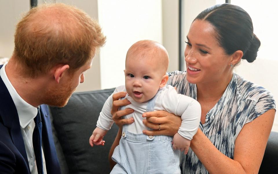 Le prince Archie était à plus de 5 000 miles à Montecito, en Californie, l'été dernier – Toby Melville/PA 