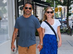 Kelly Ripa et Mark Consuelos critiqués pour le pré-enregistrement de l'émission 'Live' et le tournage 3 jours par semaine