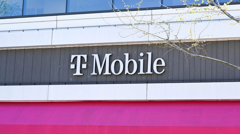 T-Mobile incite les utilisateurs d’AT&T et de Verizon à passer au magenta