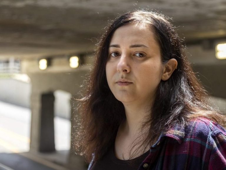 Une femme trans « écrasée » dépose une plainte pour atteinte aux droits humains contre les flics de Londres