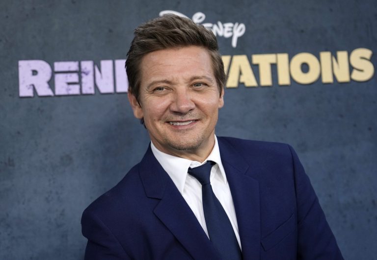 Des images sanglantes d’une caméra corporelle montrent des médecins qui luttent pour sauver Jeremy Renner