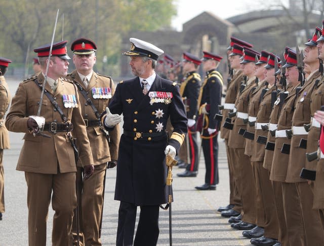 Couleurs présentées au 4e bataillon de la princesse de Galles&# x002019;s Royal Regiment