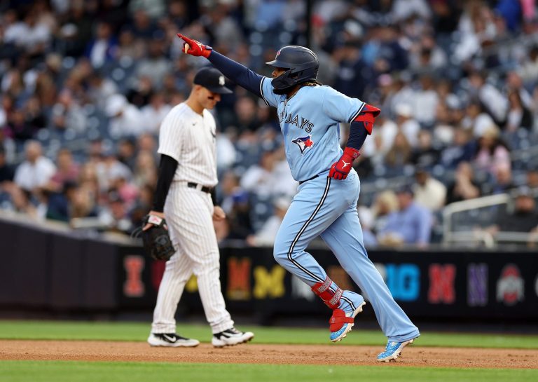 Vlad Guerrero Jr. et les Blue Jays s’en tiennent aux Yankees lors de l’ouverture de la série