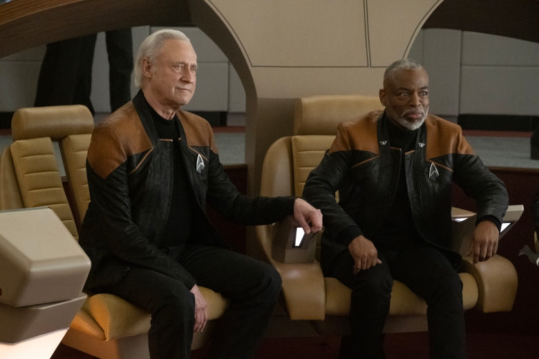 Brent Spiner dans Data et LeVar Burton dans Geordi La Forge dans "La dernière génération" Épisode 310, Star Trek : Picard sur Paramount+.  Crédit photo : Trae Patton/Paramount+.  ©2021 Viacom, International Inc. Tous droits réservés.