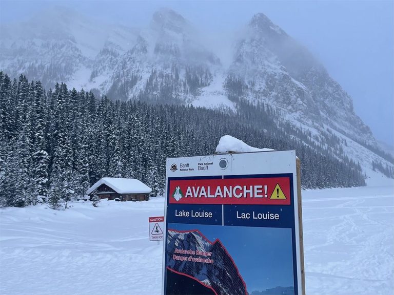 La victime de l’avalanche de Lake Louise identifiée comme étant un joueur de hockey de Red Deer âgé de 21 ans