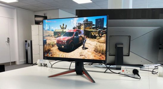 BenQ Mobiuz EX270QM hero image on a desk