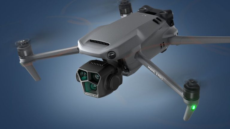 Le DJI Mavic 3 Pro à triple caméra est le drone le plus polyvalent au monde