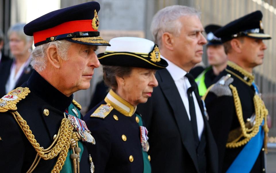 Charles, Anne, Andrew et Edward ont passé Pâques ensemble - REUTERS/Kai Pfaffenbach