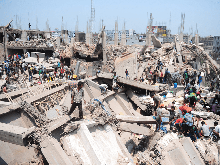 Les entreprises canadiennes ne respectent toujours pas les droits des travailleurs du vêtement, 10 ans après l’effondrement du Rana Plaza