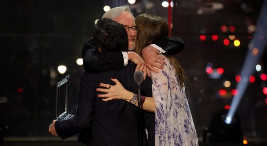 Drew Barrymore et Ke Huy Quan se réunissent pour présenter Steven Spielberg avec le prix Time 100 Impact Award Les plus populaires doivent être lus Inscrivez-vous aux newsletters Variety Plus de nos marques