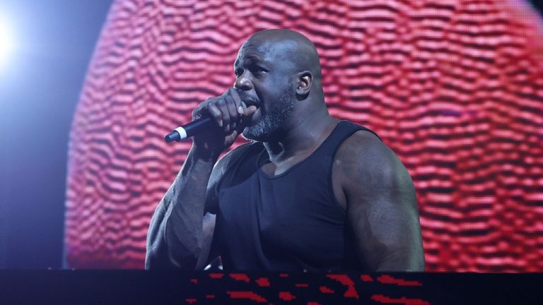 Shaquille O'Neal revient au rap avec une nouvelle chanson pour célébrer les éliminatoires de la NBA (exclusif)
