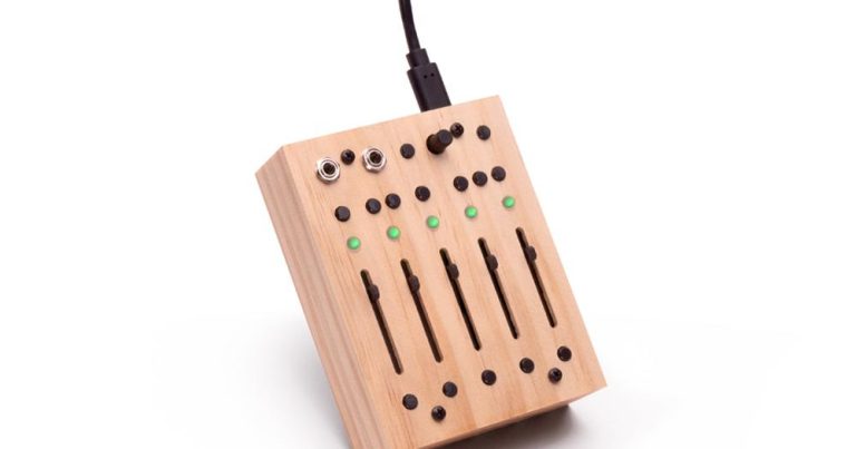 5 Moons de Critter & Guitari est un enregistreur multipiste merveilleusement en bois