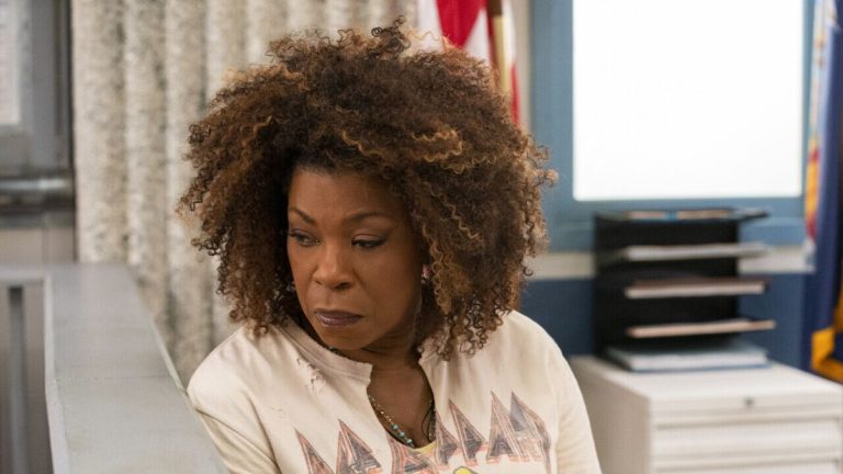 Après que The Equalizer ait abordé la violence domestique, l'actrice Lorraine Toussaint décompose la source de la scène "sagesse" et "incroyablement délicate" de Vi avec Queen Latifah
