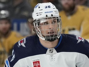 Le centre des Jets de Winnipeg, Morgan Barron, a reçu 75 points de suture.