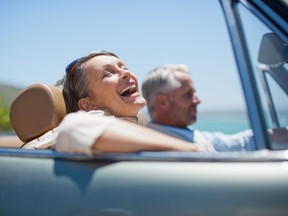 L'histoire du mariage du mari d'une amie inquiète son copain.