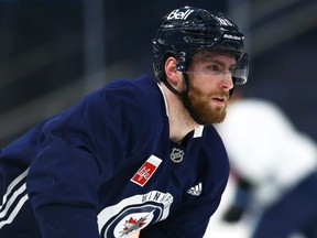 Les Jets voient Pierre-Luc Dubois comme le genre de centre qui peut prendre en charge les matchs éliminatoires.  Il l'a prouvé en 2020 lorsqu'il jouait pour Columbus.