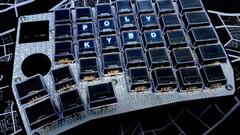 Ce moddeur fabrique le clavier le plus cool de tous les temps en mettant de petits écrans OLED dans les touches
