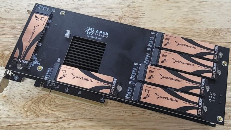 Cette carte PCIe 21 SSD avec une capacité de 336 To coûte environ 45 000 $