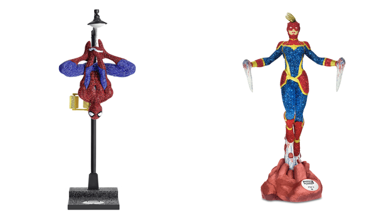 Cette collection de bijoux Marvel Swarovski comprend une figurine Spider-Man d'une valeur de 23 000 $.
	
	
